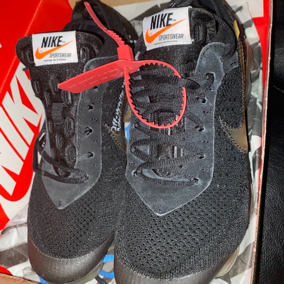 Offwhite vapor max!!! Worn once!!! Size 10 1000$ on stock x main image 4